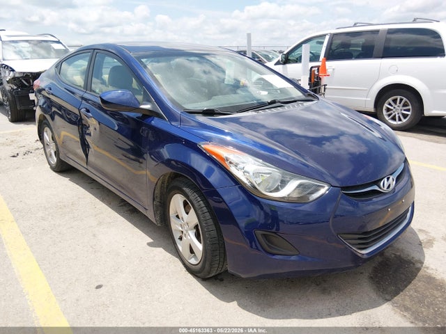 Salvage Hyundai ELANTRA Image