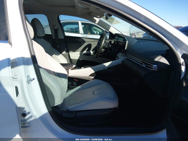 Hyundai ELANTRA Limited