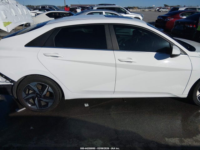 Hyundai ELANTRA Limited