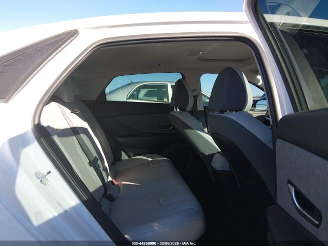 Hyundai ELANTRA Limited