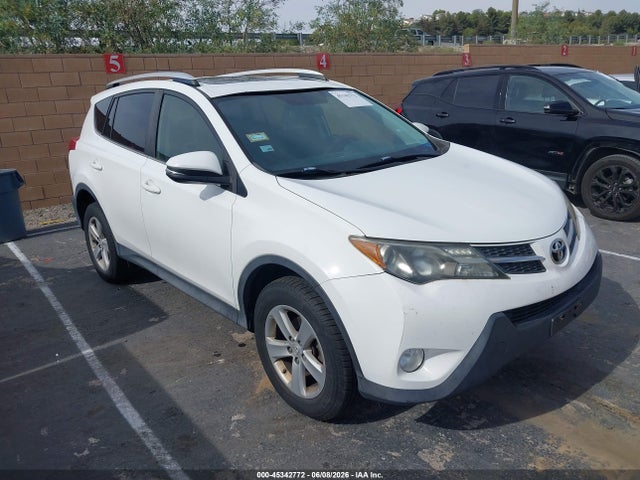 Salvage Toyota RAV4 Image