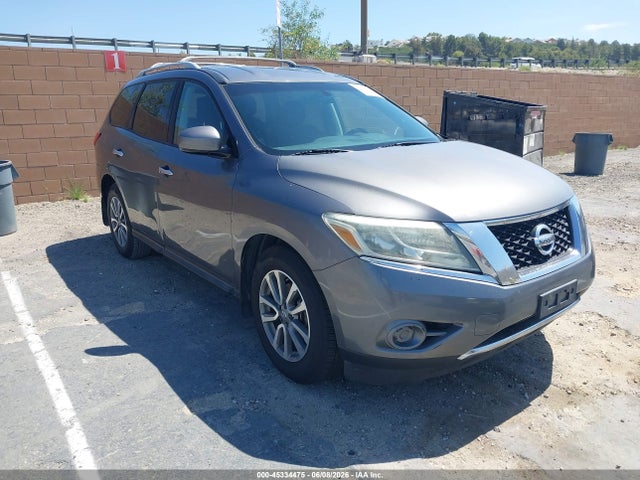 Salvage Nissan Pathfinder Image