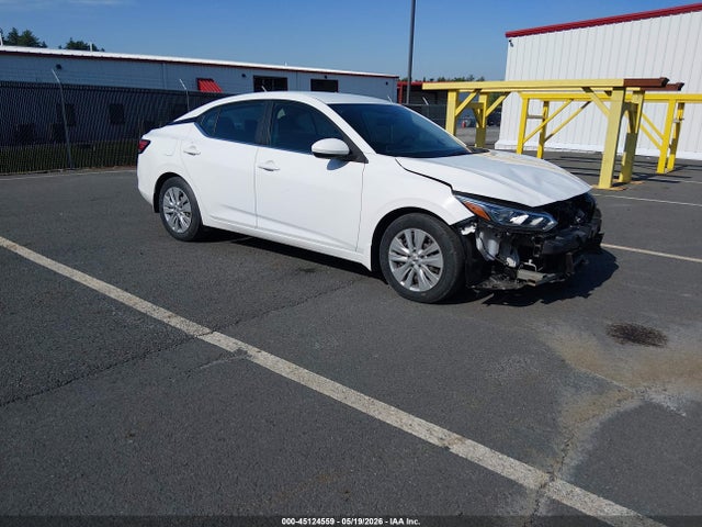 Salvage Nissan Sentra Image
