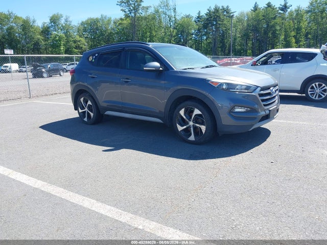 Salvage Hyundai TUCSON Image