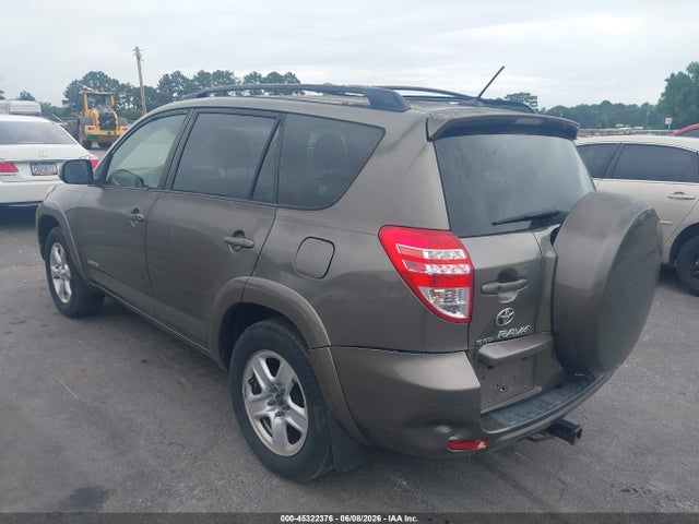 Toyota RAV4 Limited V6