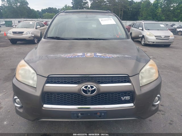 Toyota RAV4 Limited V6