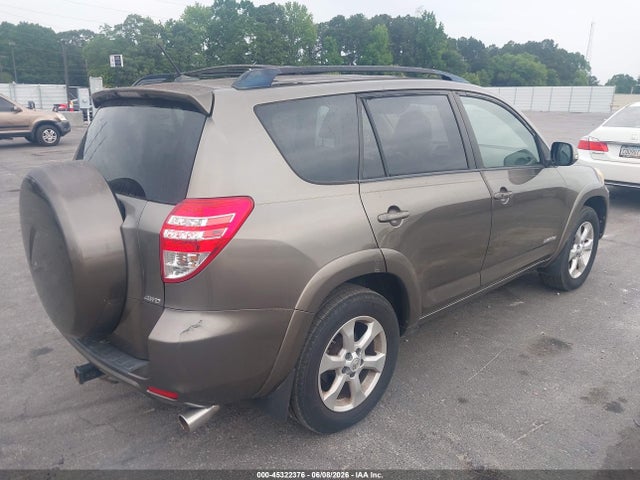 Toyota RAV4 Limited V6