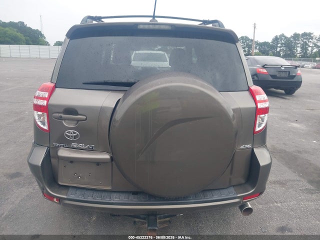 Toyota RAV4 Limited V6