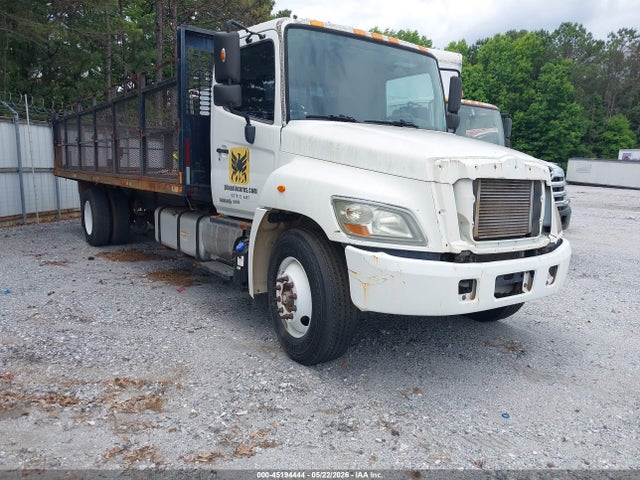 Salvage Hino 268 Image