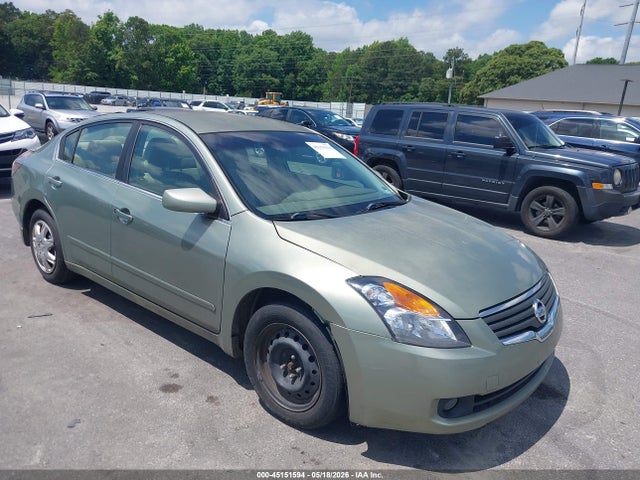 Salvage Nissan Altima Image