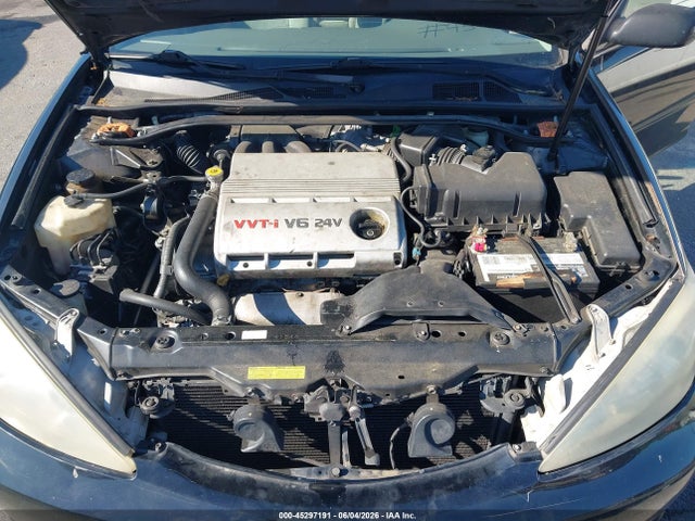 Toyota Camry Le V6