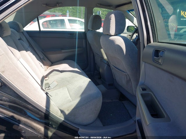 Toyota Camry Le V6