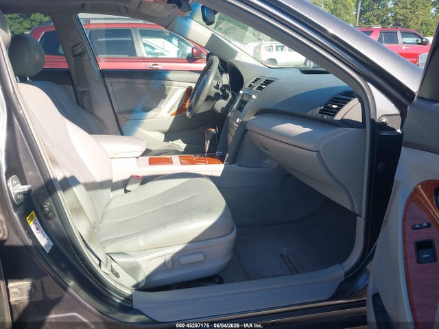 Toyota Camry Xle V6