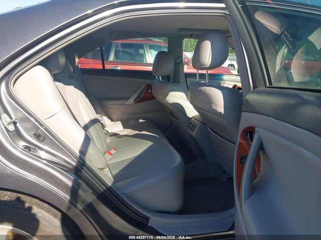 Toyota Camry Xle V6