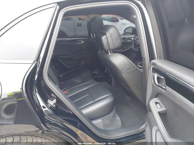 Porsche Macan T