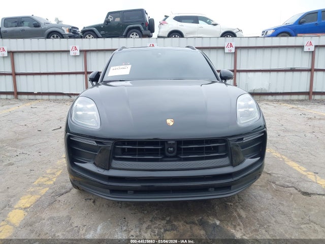 Porsche Macan T