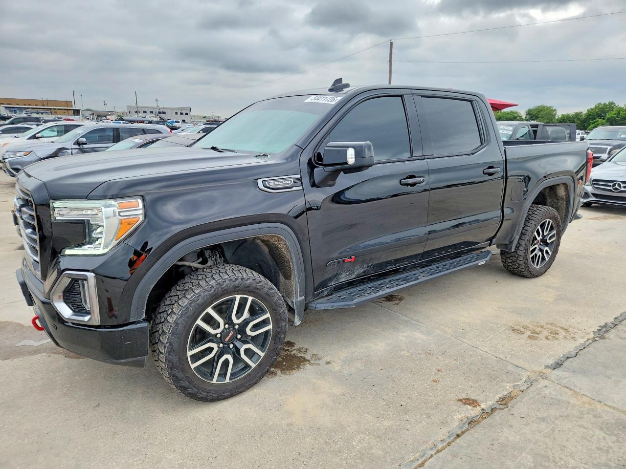 Salvage GMC Sierra Image