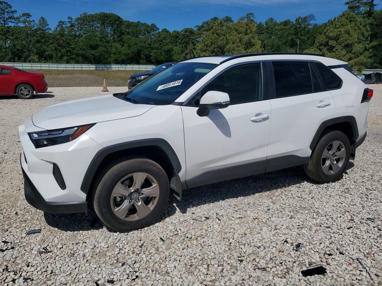 Salvage Toyota RAV4 Image