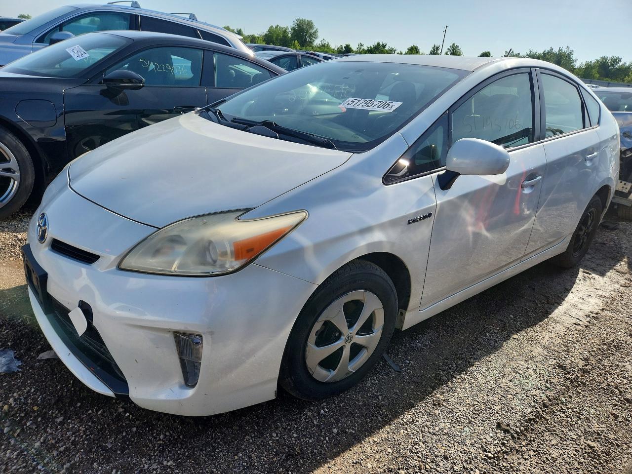 Salvage Toyota Prius Image