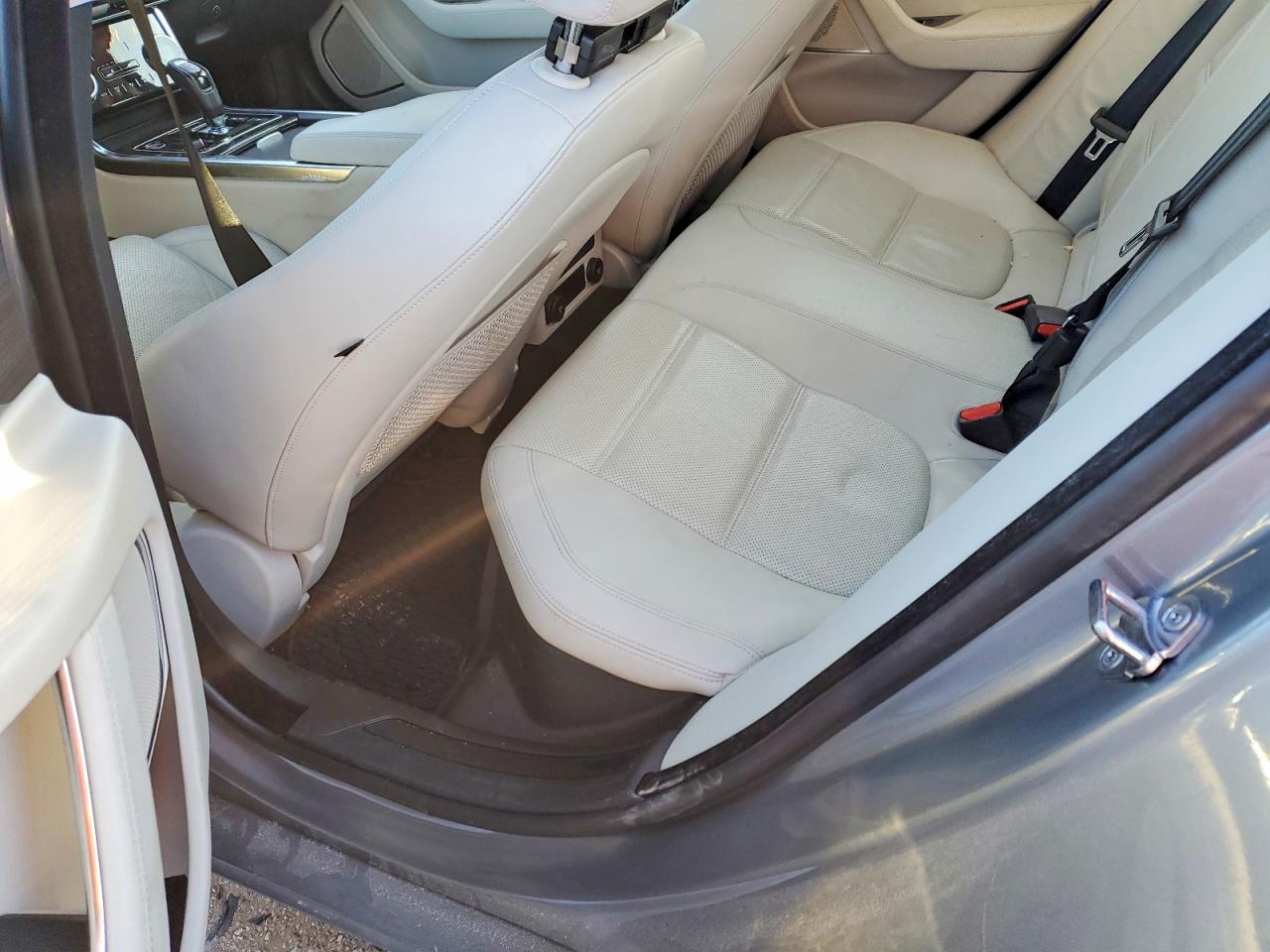 Jaguar XE S