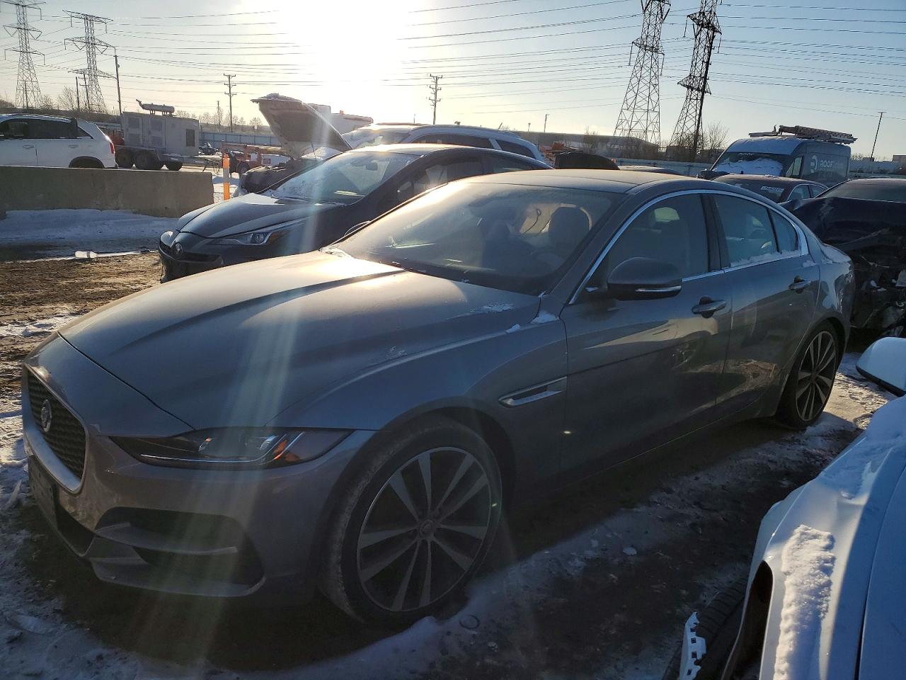 Salvage Jaguar XE Image