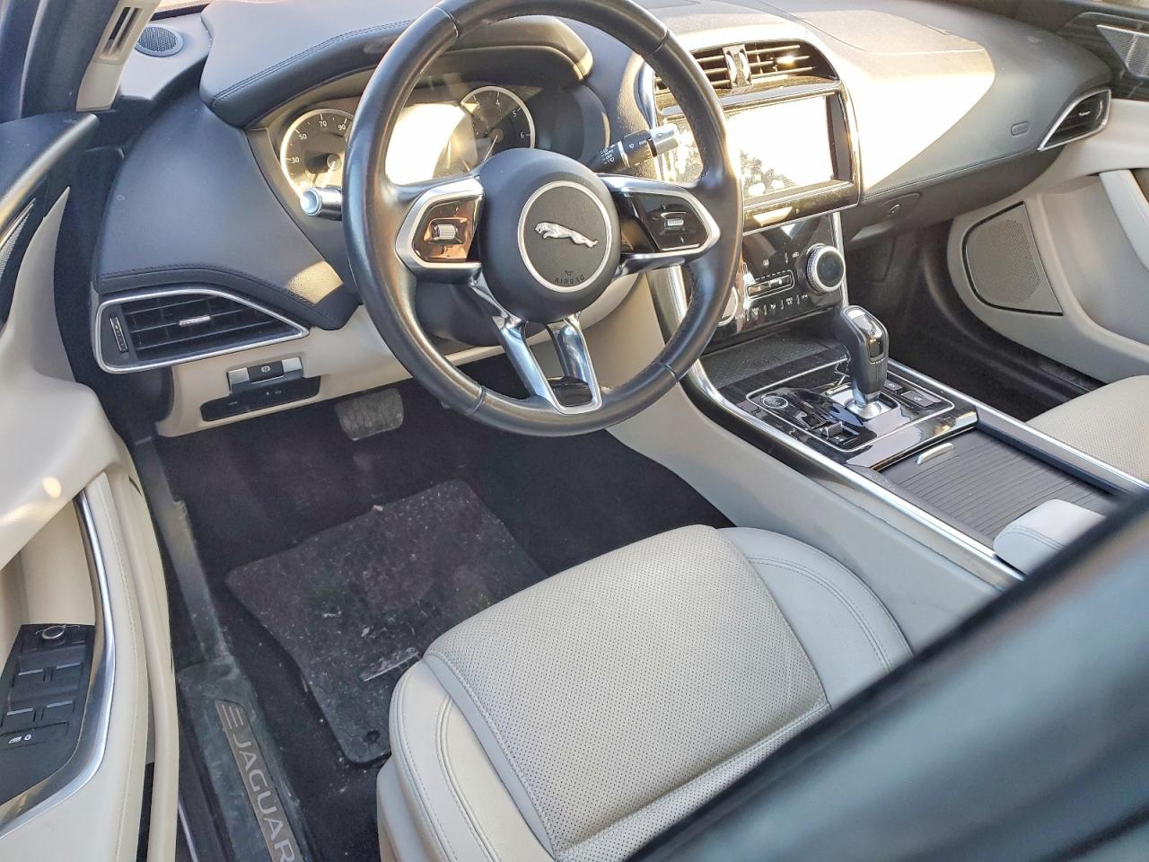 Jaguar XE S