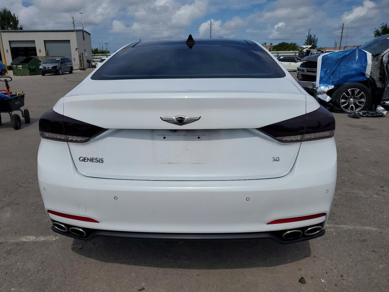 Hyundai Genesis 5.0l