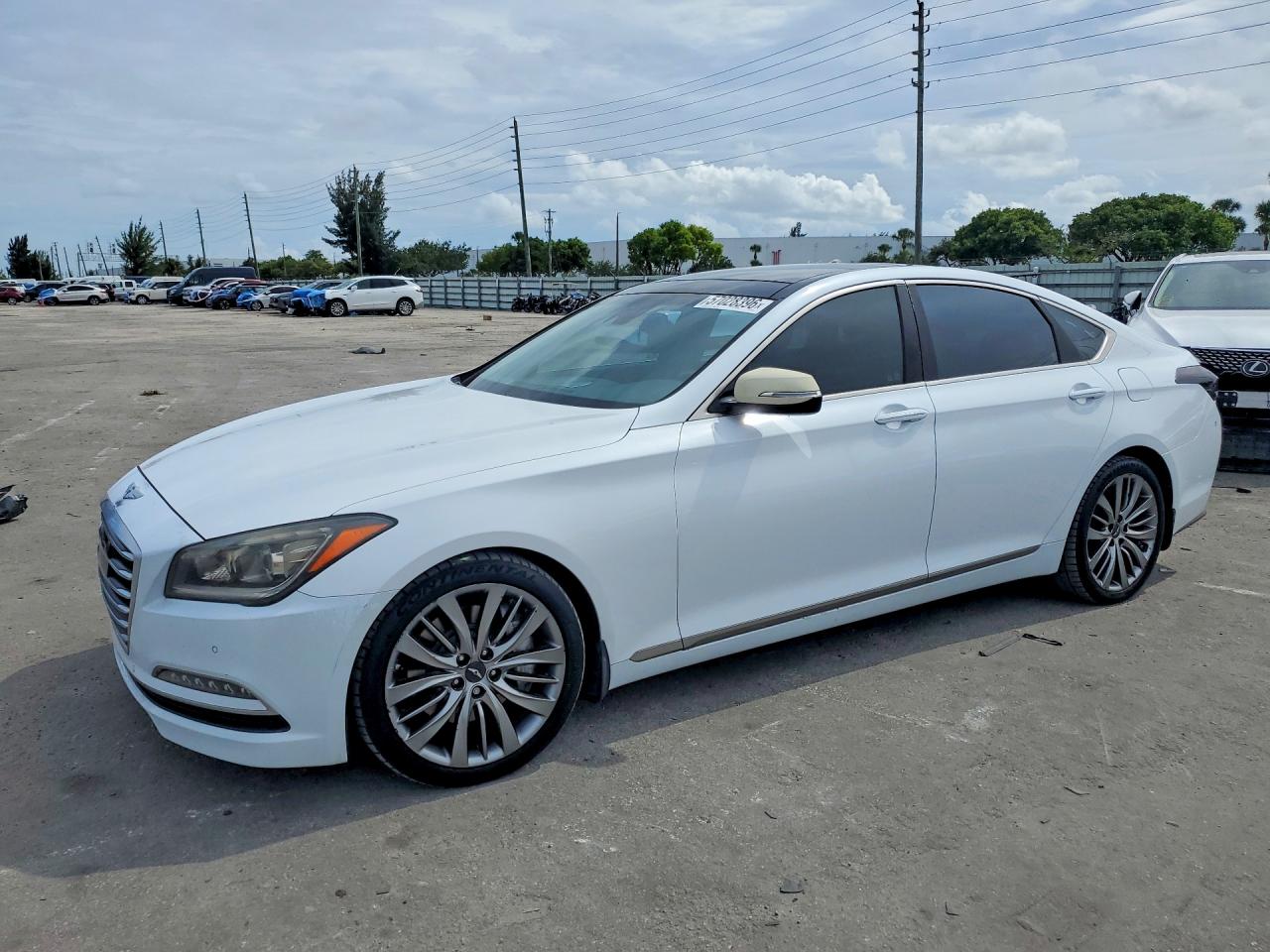 Salvage Hyundai Genesis Image
