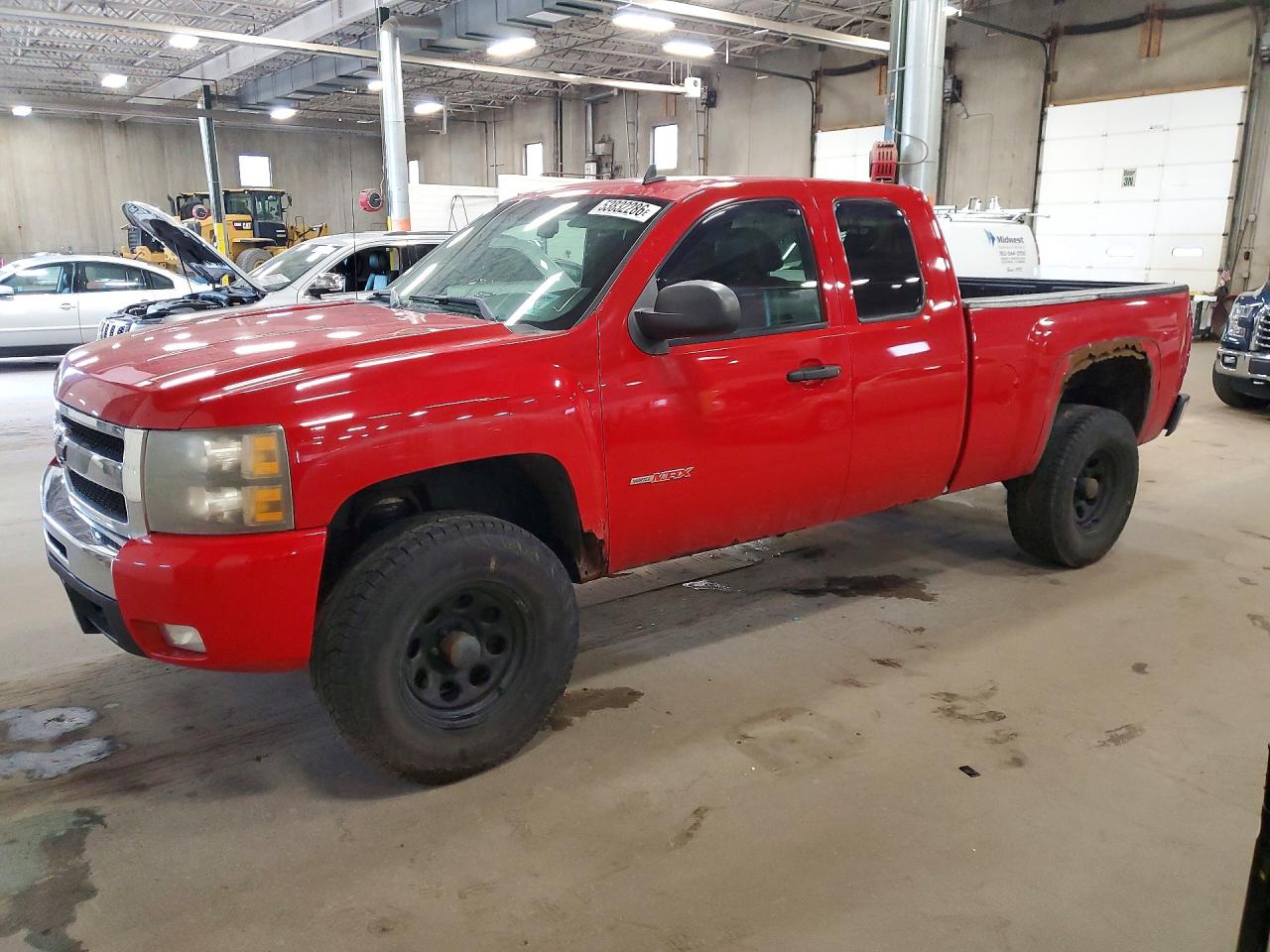 Salvage Chevrolet Silverado Image
