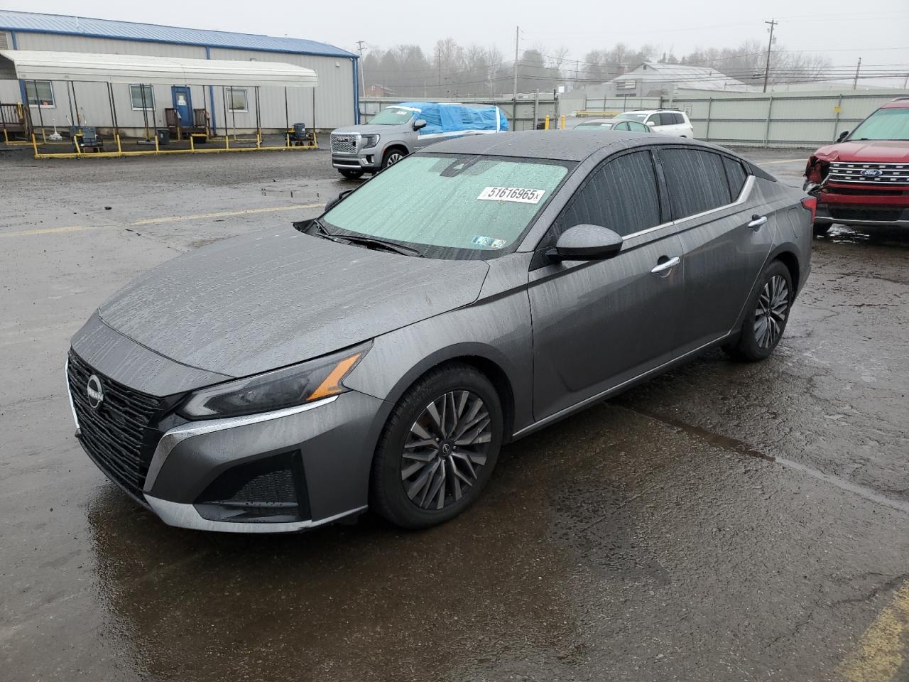 Salvage Nissan Altima Image