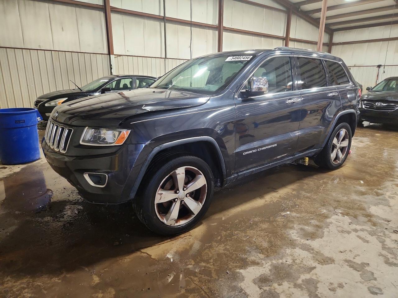 Salvage Jeep Cherokee Image