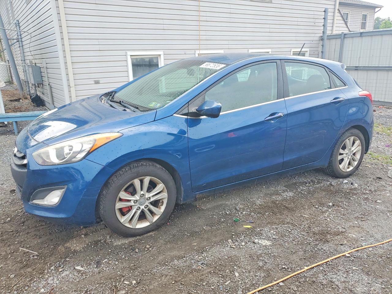 Salvage Hyundai ELANTRA Image