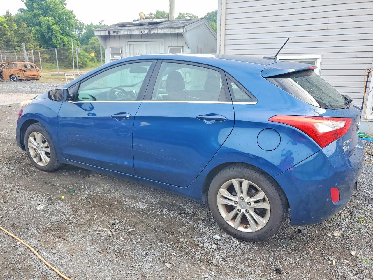 Hyundai ELANTRA Base