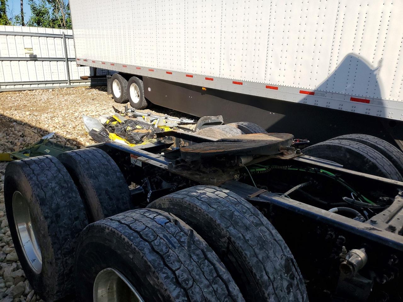 Freightliner Cascadia 126
