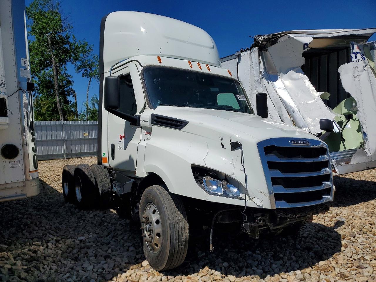 Salvage Freightliner Cascadia 126 Image