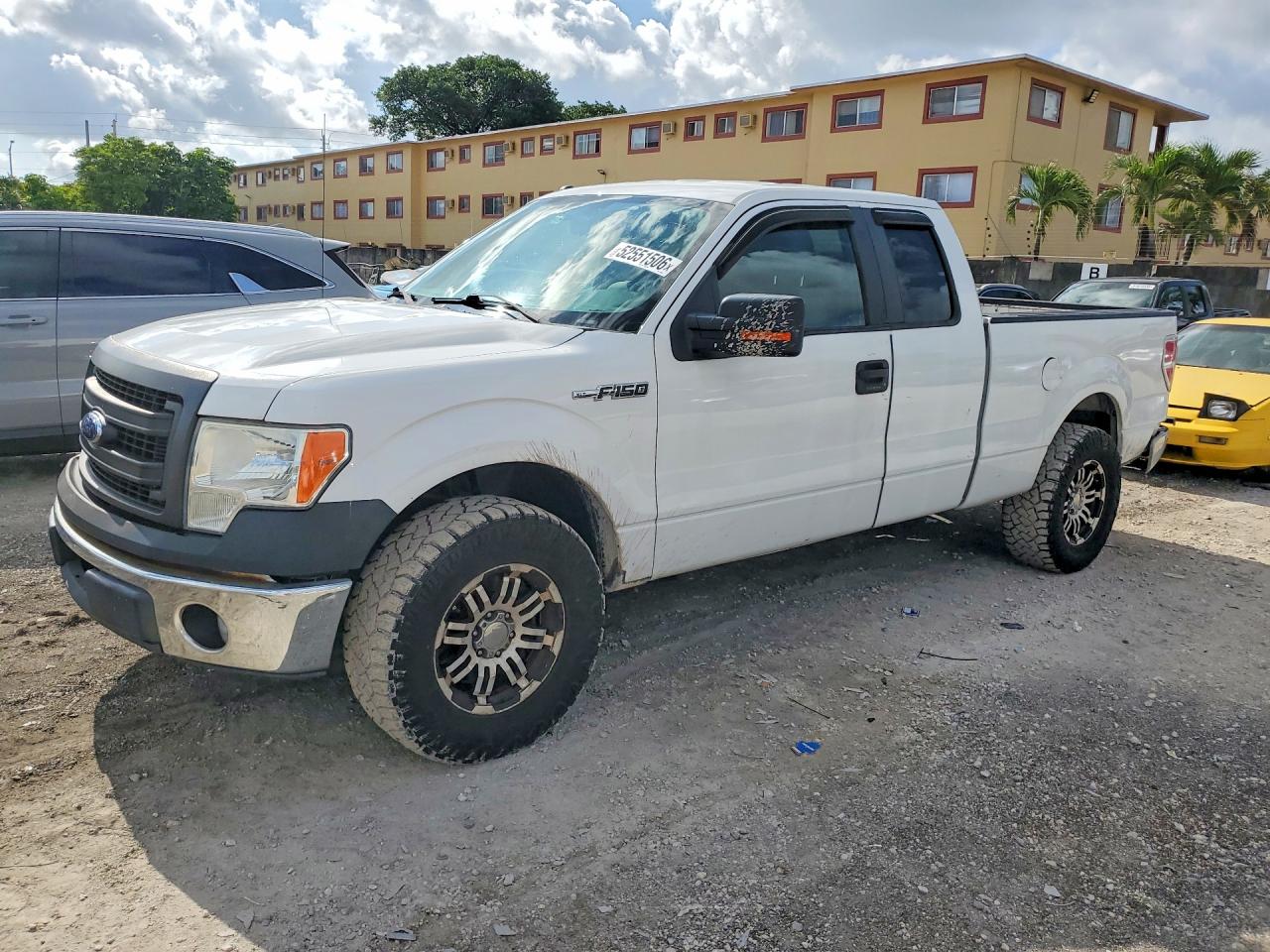 Ford F-150 Super Cab