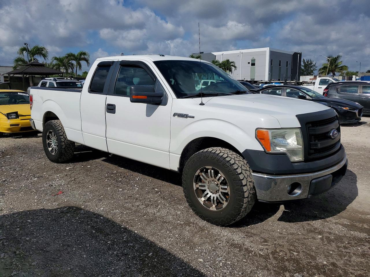 Ford F-150 Super Cab