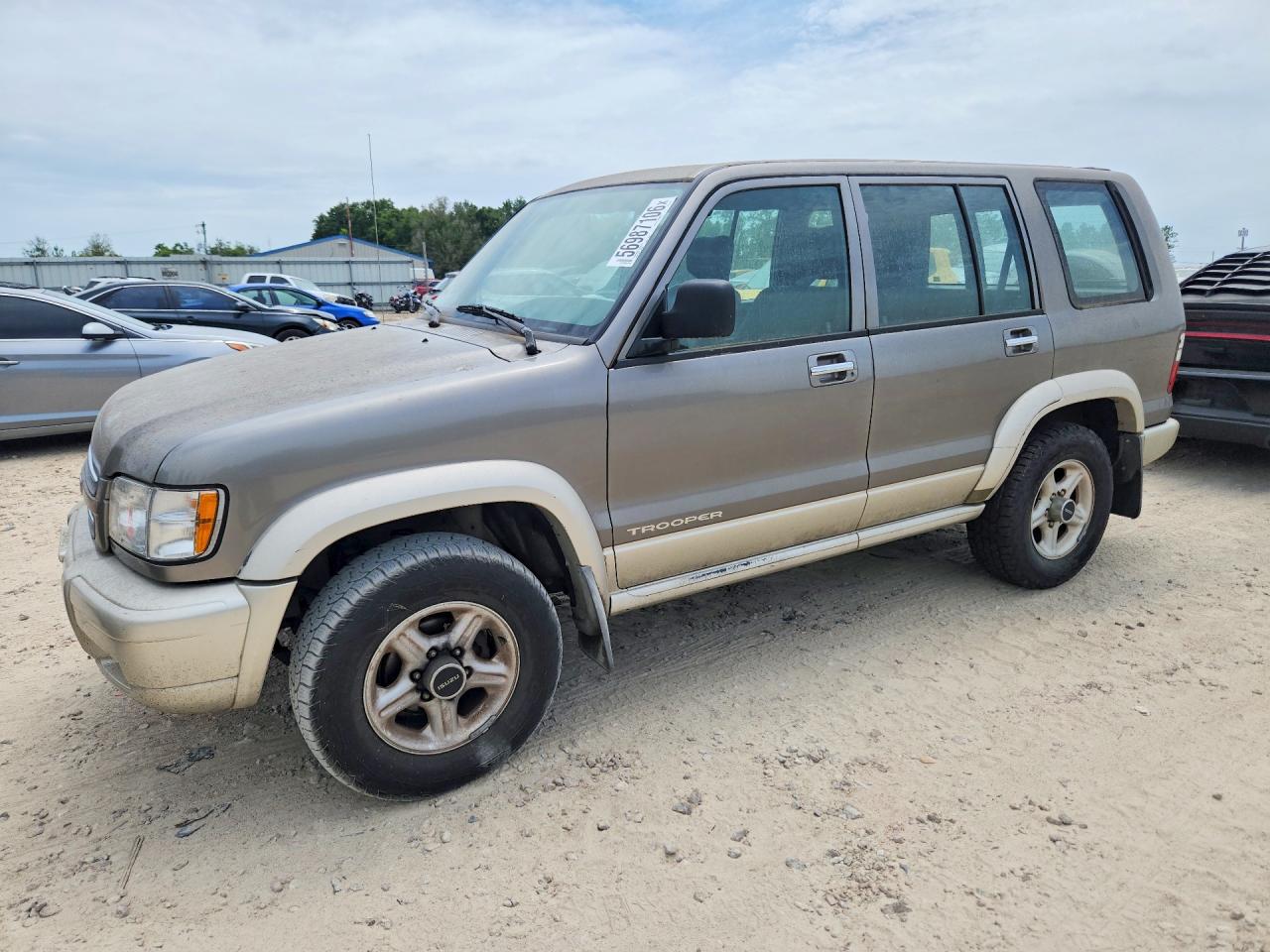 Salvage Isuzu Trooper Image