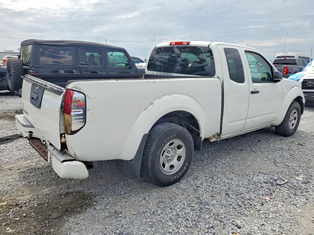 Nissan Frontier S