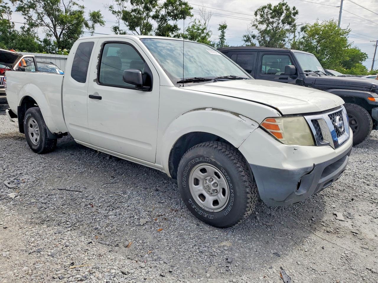 Nissan Frontier S