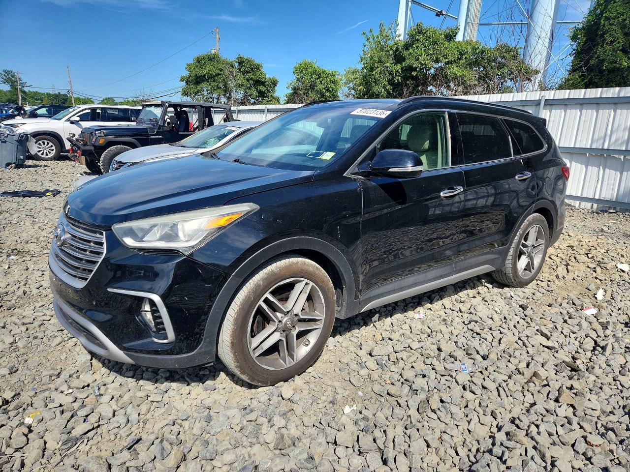 Salvage Hyundai SANTA FE Image