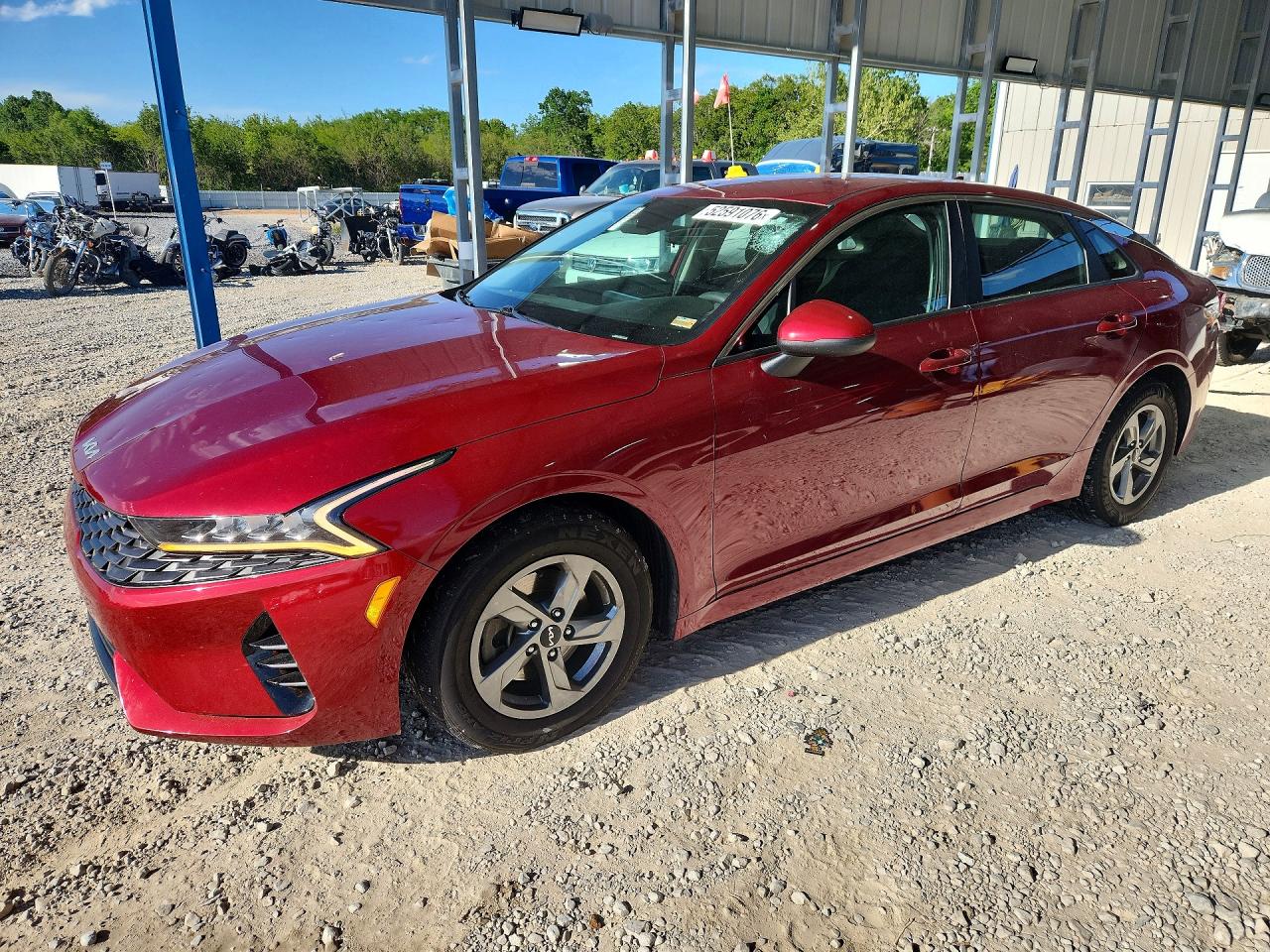 Salvage Kia K5 Image
