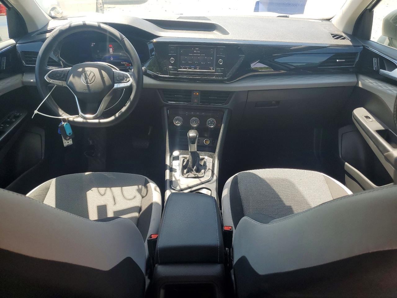 Volkswagen Taos S