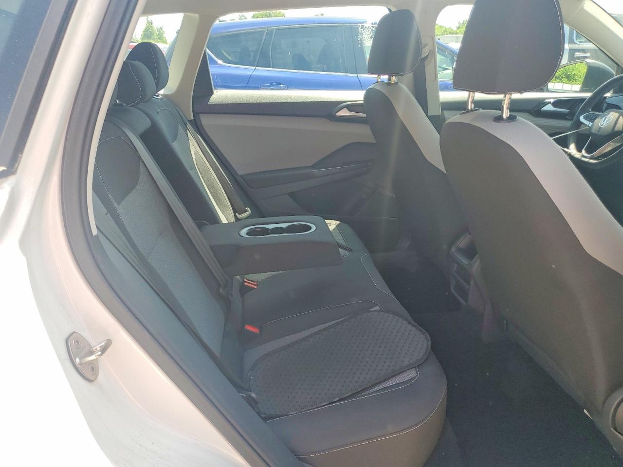 Volkswagen Taos S