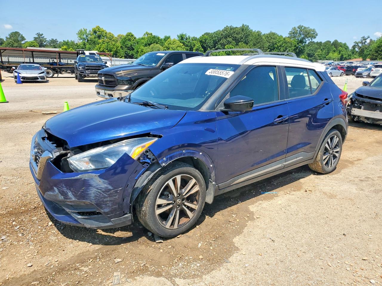Salvage Nissan Kicks Image