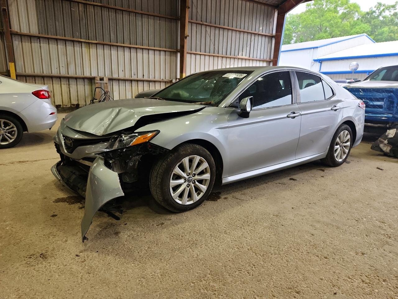 Salvage Toyota Camry Image