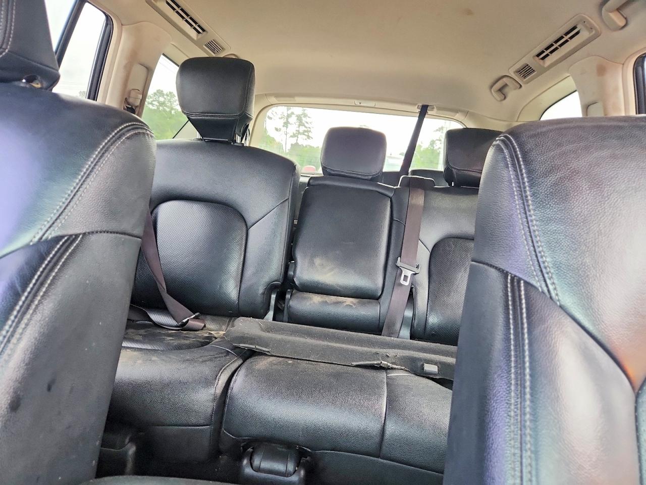 Nissan Armada Sv