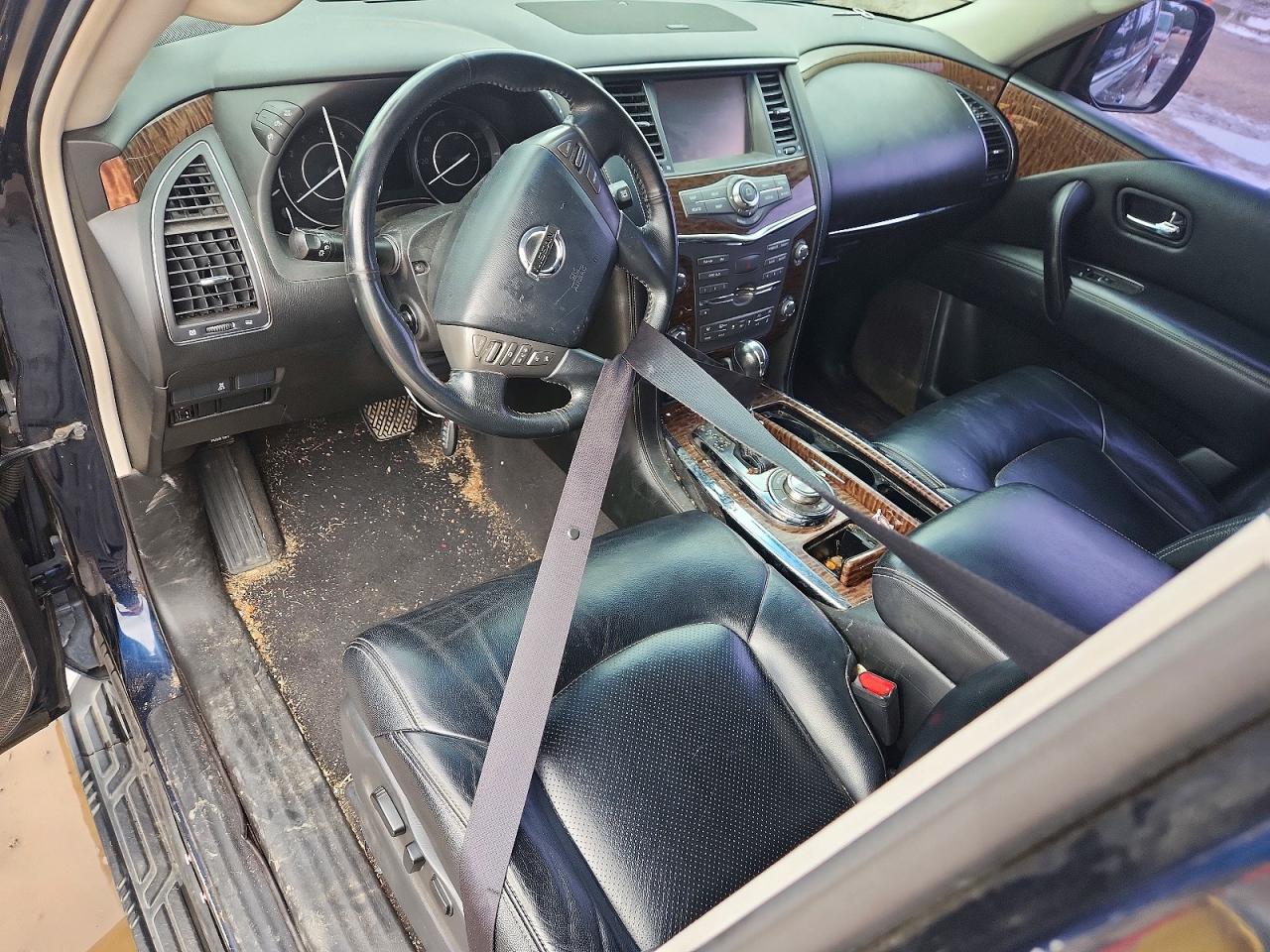 Nissan Armada Sv