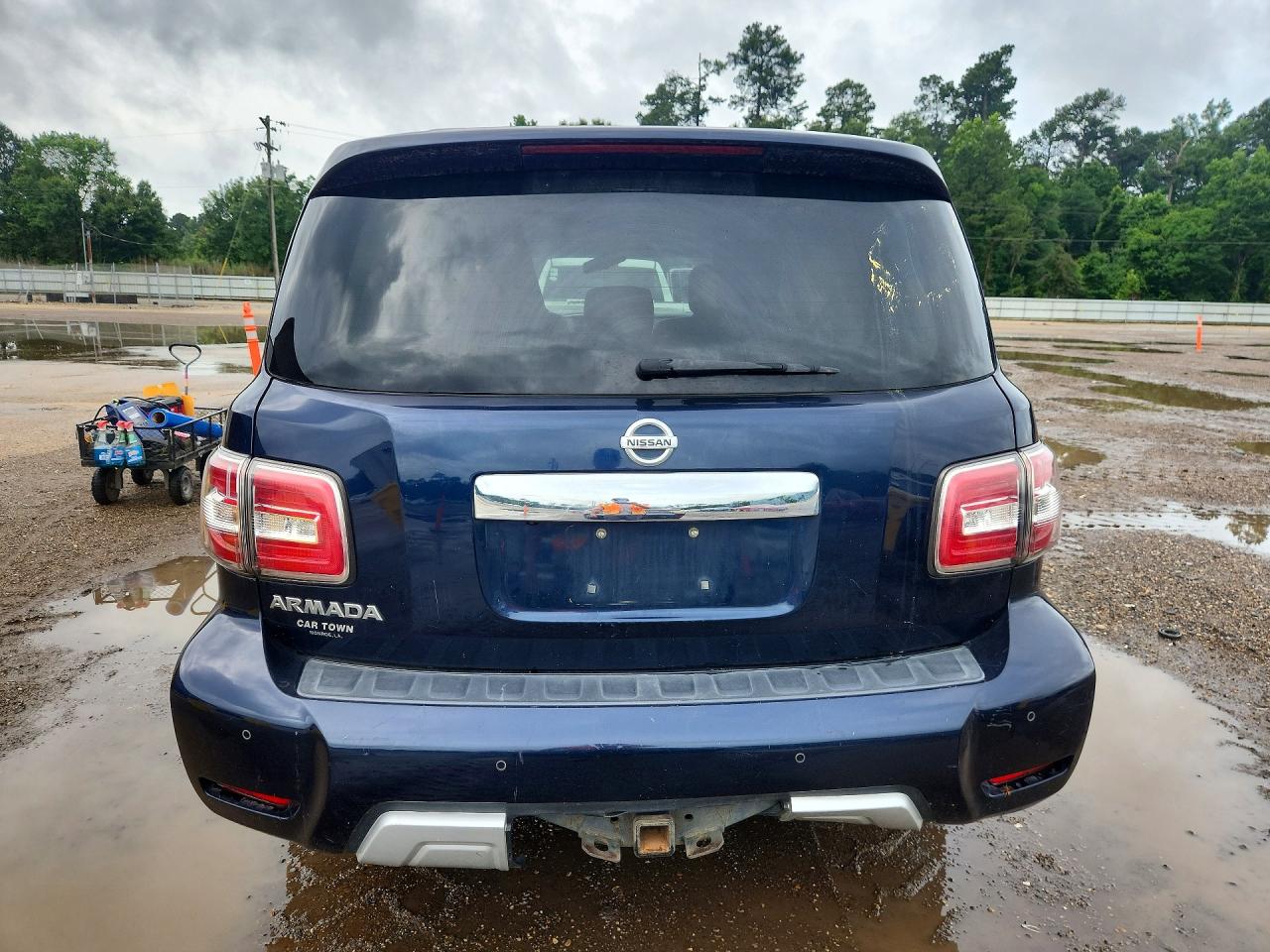 Nissan Armada Sv
