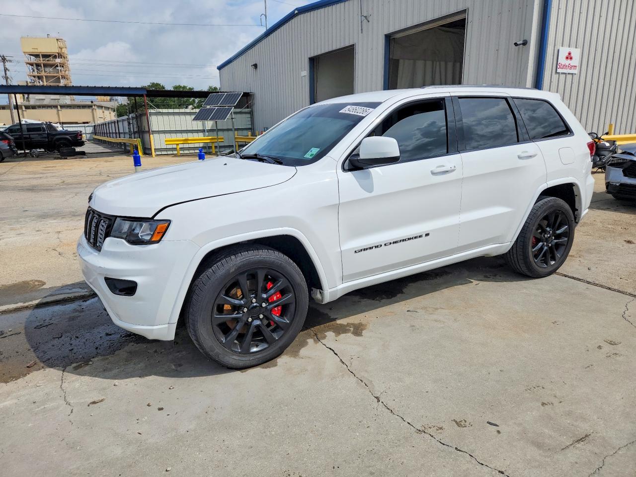 Salvage Jeep Cherokee Image